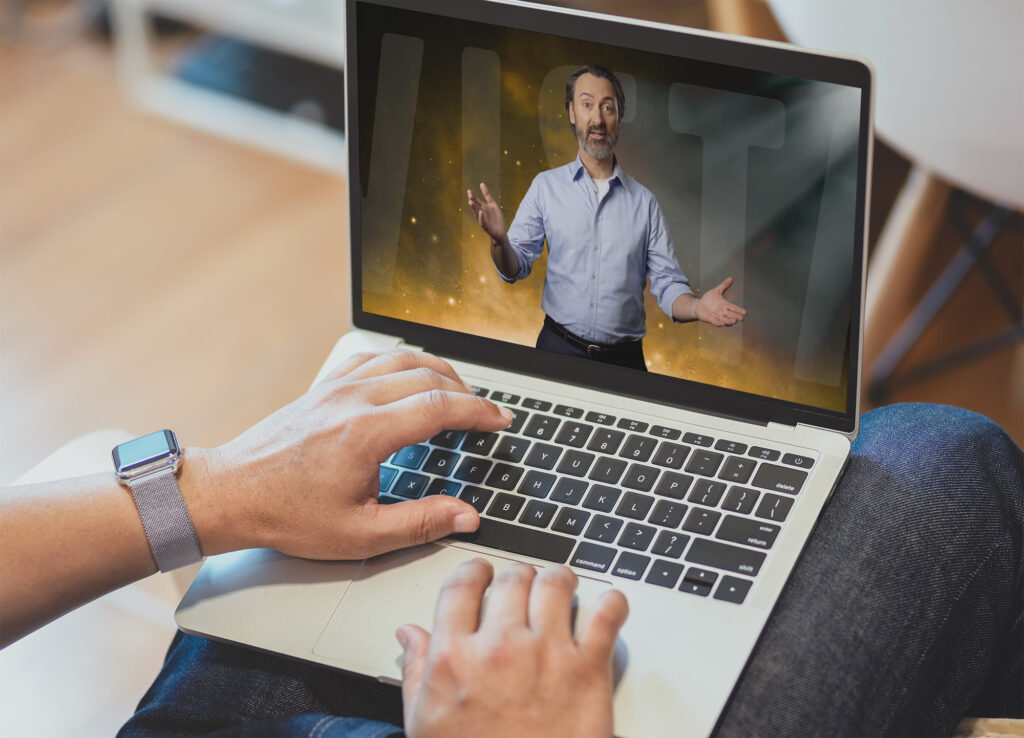 Person interact with the VISTA gamified solution on his laptop